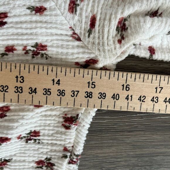 Hollister White Floral Long Sleeve Tee - Picture 13 of 15